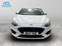 Used Ford Focus ST-Line 125 HP (91 kW) 2021 Frozen white (premium paint) Hatchback