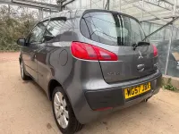 Begagnad Mitsubishi Colt 95 HK (69 kW) 2007 Grå Halvkombi