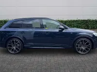 New Audi Q7 Black Edition 2026 Waitomo blue, metallic SUV