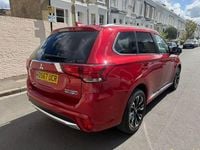 Used Mitsubishi Outlander 200 HP (147 kW) 2017 Red SUV