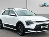 Gebraucht Kia Niro 139 PS (102 kW) 2023 Weiß SUV