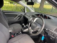Used Toyota Verso 112 HP (82 kW) 2015 Grey MPV