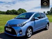 Used Toyota Yaris 101 HP (74 kW) 2016 Blue Hatchback