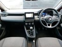 Usado Renault Clio V Evolution 90 HP (66 kW) 2024 Vermelho Citadino