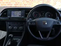 Used Seat Leon SE Technology 110 HP (80 kW) 2015 White Hatchback