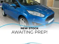 Usado Ford Fiesta Zetec 105 HP (77 kW) 2013 Azul Citadino