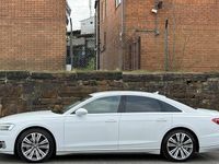 Usado Audi A8 Advanced 340 HP (250 kW) 2018 Branco Sedan