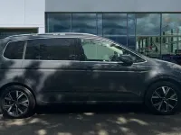 Usado VW Touran SEL 150 HP (110 kW) 2021 Cinzento Monovolume