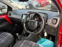 Begagnad Peugeot 108 Active 72 HK (52 kW) 2018 Röd Halvkombi