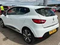 Used Renault Clio Dynamique 90 HP (66 kW) 2016 White Hatchback
