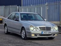 Begagnad Mercedes E220 Classic 125 HK (91 kW) 2003 Silver Sedan