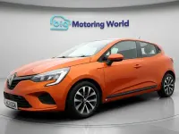 Used Renault Clio Iconic 90 HP (66 kW) 2021 Orange Hatchback