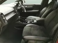 Usado Volvo XC40 R-Design 163 HP (119 kW) 2020 Vermelho SUV