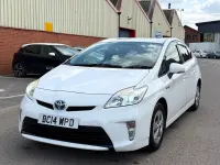Used Toyota Prius 136 HP (100 kW) 2014 White Hatchback