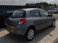 Used Renault Clio 73 HP (53 kW) 2010 Grey Hatchback