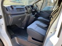 Second-hand Vauxhall Vivaro 120 CP (88 kW) 2018 Alb Monovolum