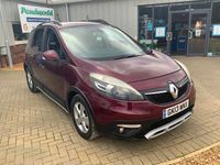 Begagnad Renault Scénic III Dynamique 110 HK (80 kW) 2013 Röd Minibuss