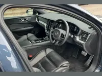 Usado Volvo V60 R-Design 350 HP (257 kW) 2022 Azul Carrinha