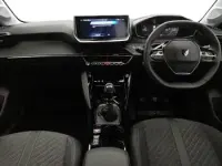 Używany Peugeot 208 Allure 101 KM (74 kW) 2025 Biały Hatchback
