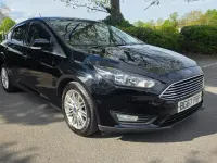Usado Ford Focus Zetec 2017 Negro Utilitario
