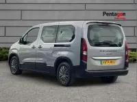 Second-hand Peugeot e-Rifter Allure 100 kW (136 CP) 2024 Gri Monovolum