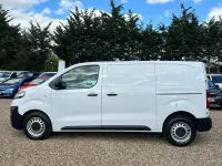 Used Vauxhall Vivaro S 100 HP (73 kW) 2022 White MPV