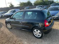 Used Renault Clio Expression 98 HP (72 kW) 2003 Black Hatchback