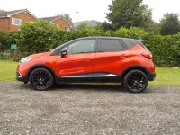 Used Renault Captur Dynamique 90 HP (66 kW) 2017 Red/black SUV