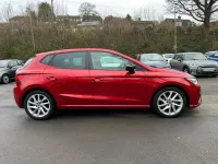 Usado Seat Ibiza FR 110 CV (80 kW) 2023 Rojo Utilitario