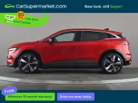 Begagnad Renault Megane E-Tech Techno 160 kW (218 HK) 2023 Röd Halvkombi