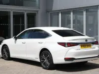 Used Lexus ES300H 214 HP (157 kW) 2022 White Sedan