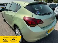 Used Vauxhall Astra Elite 113 HP (83 kW) 2011 Green Hatchback