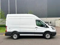 Usado Ford Transit 130 HP (95 kW) 2018 Branco Van