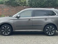 Begagnad Mitsubishi Outlander P-HEV 2016 Brun Kombi