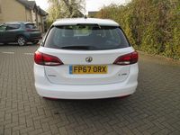 Used Vauxhall Astra S 105 HP (77 kW) 2018 White Estate