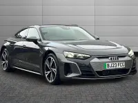 Usado Audi e-tron GT quattro Design 389 kW (530 HP) 2023 Cinzento Sedan