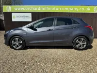 Begagnad Hyundai i30 SE 100 HK (73 kW) 2015 Grå Halvkombi