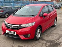 Used Honda Jazz SE 102 HP (75 kW) 2016 Red Hatchback