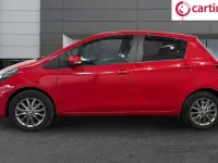 Used Toyota Yaris 99 HP (72 kW) 2016 Red Hatchback