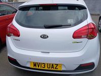 Begagnad Kia Ceed 2013 Vit Halvkombi