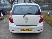 Usado Hyundai i10 Classic 85 HP (62 kW) 2013 Branco Citadino