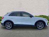 Begagnad Audi Q3 Black Edition 150 HK (110 kW) 2024 Vit SUV