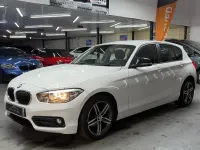 Begagnad BMW 116 Sport Line 2015 Vit Halvkombi