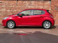 Gebraucht Peugeot 208 Active 68 PS (50 kW) 2014 Rot Kleinwagen
