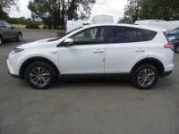 Used Toyota RAV4 197 HP (144 kW) 2017 White SUV