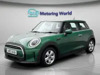 Usado Mini Cooper Classic 136 HP (100 kW) 2022 Verde Citadino
