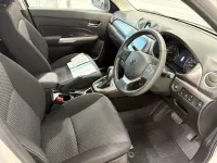 Nuevo Suzuki Vitara 110 CV (80 kW) 2025 Plateado SUV