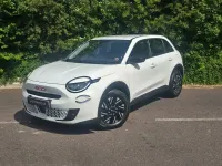 Used Fiat 600 Red 114 kW (156 HP) 2024 White Hatchback