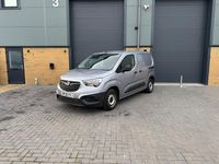 Second-hand Vauxhall Combo Edition 100 CP (73 kW) 2020 Gri Monovolum