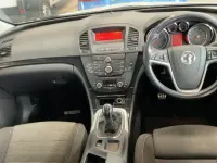 Used Vauxhall Insignia SRi 160 HP (117 kW) 2013 White Hatchback